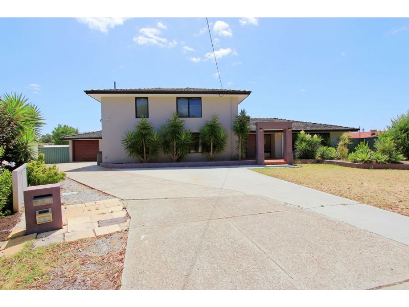 9 Lachlan Road, Thornlie WA 6108