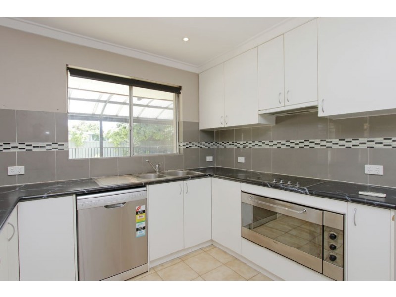 9 Lachlan Road, Thornlie WA 6108