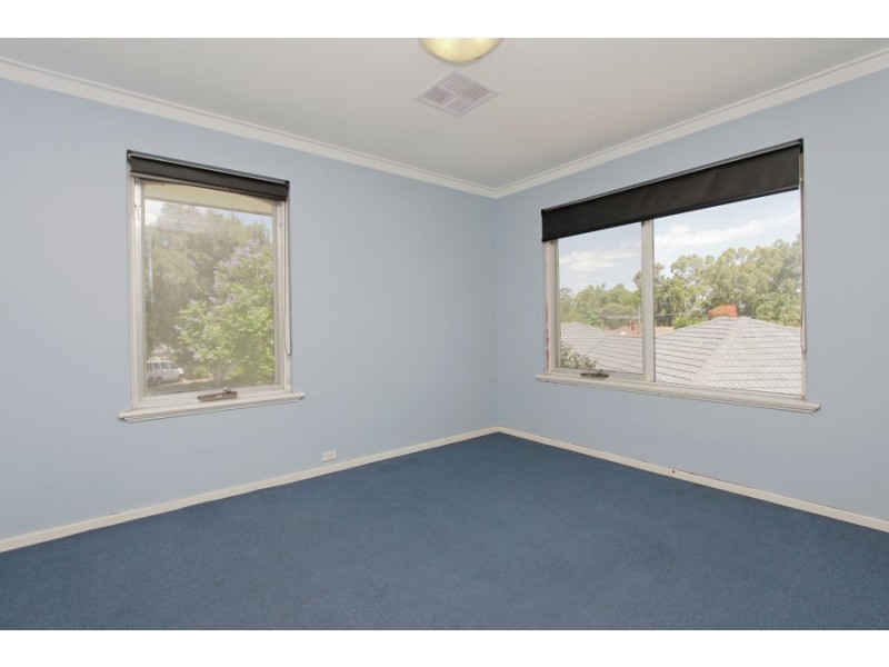 9 Lachlan Road, Thornlie WA 6108