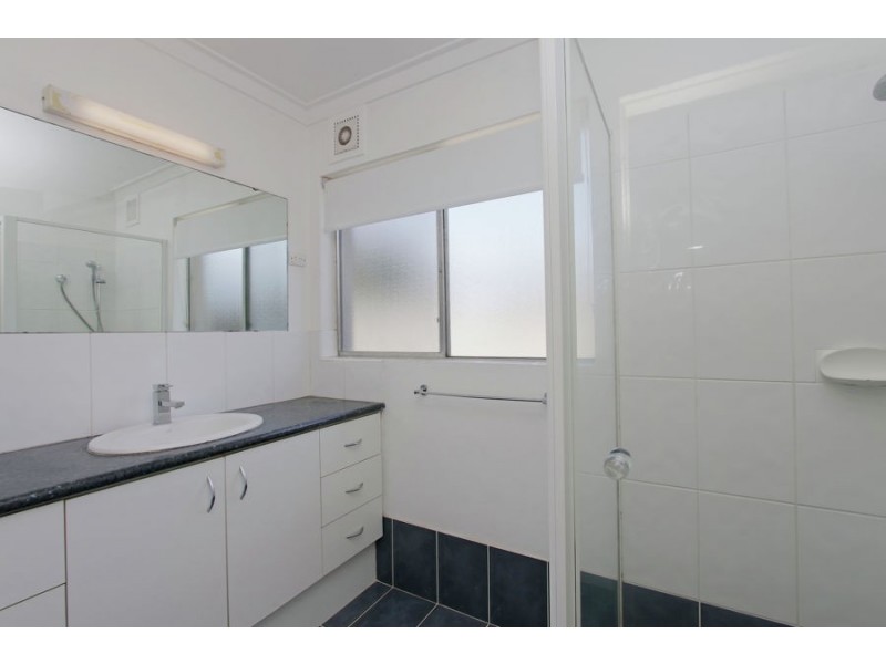 9 Lachlan Road, Thornlie WA 6108