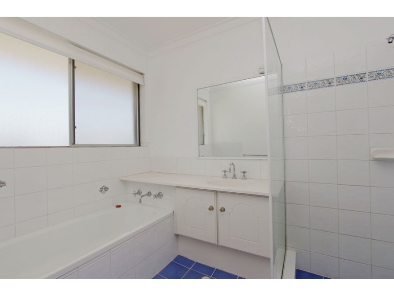 9 Lachlan Road, Thornlie WA 6108