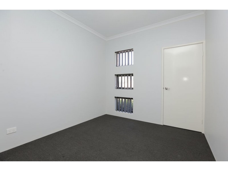 37 Kerkeri Heights, Lakelands WA 6180