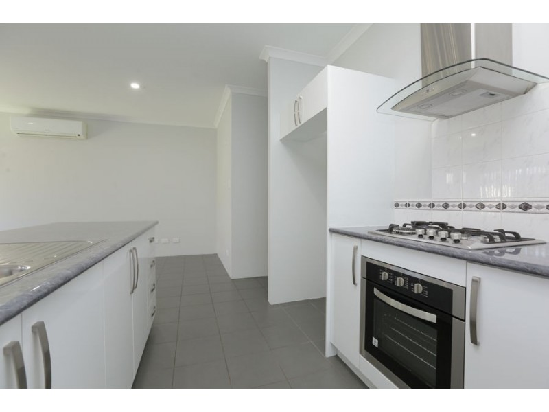 37 Kerkeri Heights, Lakelands WA 6180