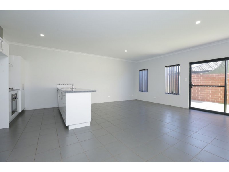 37 Kerkeri Heights, Lakelands WA 6180