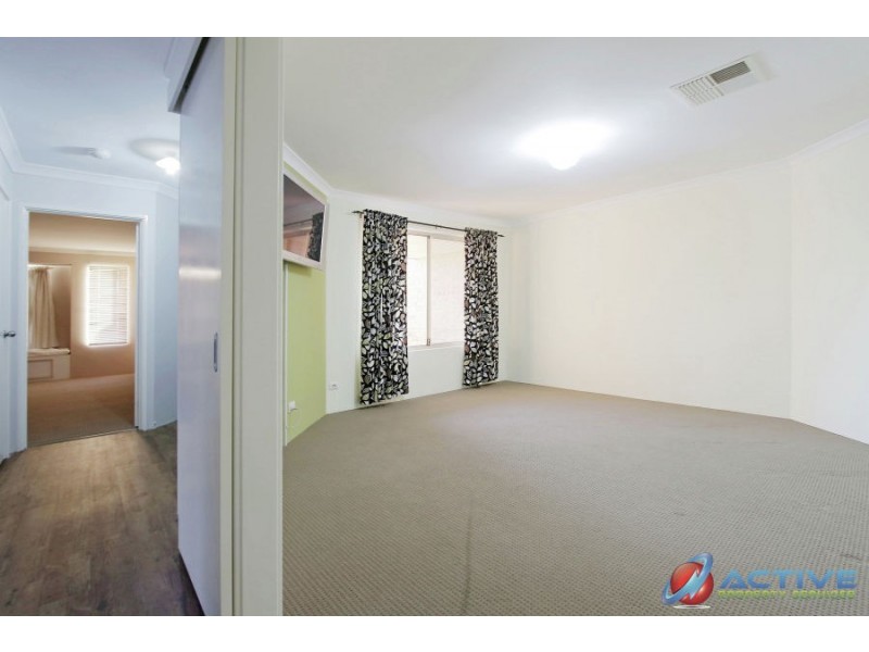 12 Sequin Close, Meadow Springs WA 6210