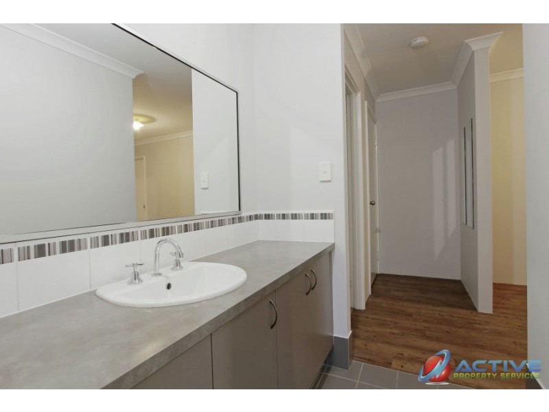 12 Sequin Close, Meadow Springs WA 6210