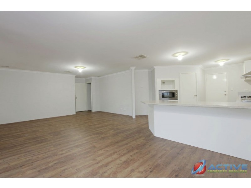 12 Sequin Close, Meadow Springs WA 6210