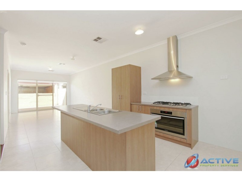 17 Pegus Way, Piara Waters WA 6112