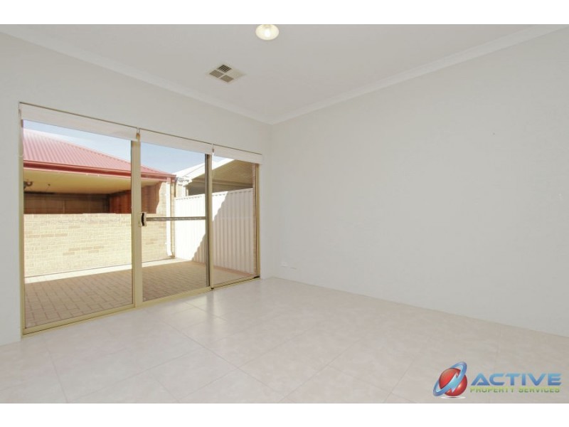 17 Pegus Way, Piara Waters WA 6112