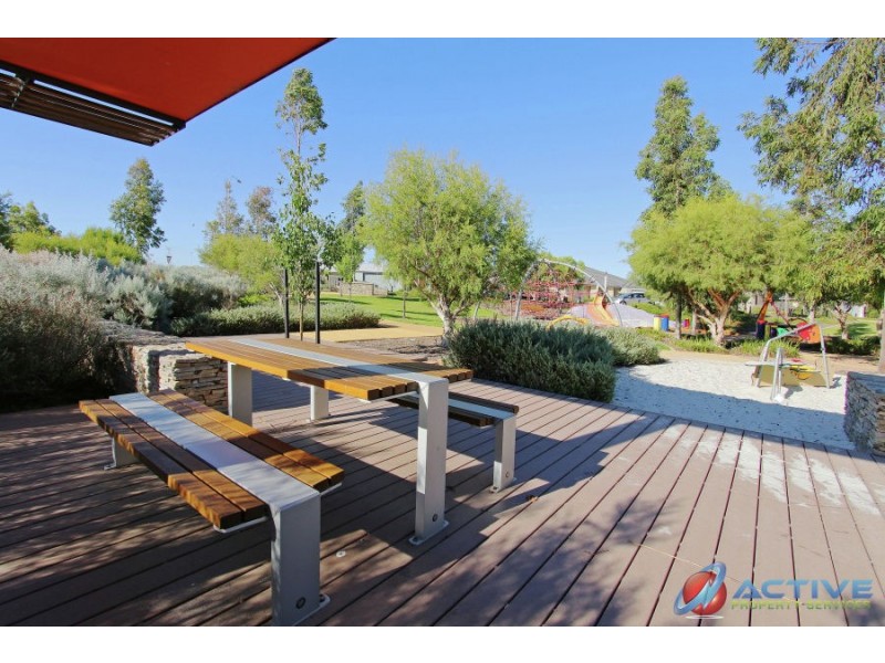 17 Pegus Way, Piara Waters WA 6112