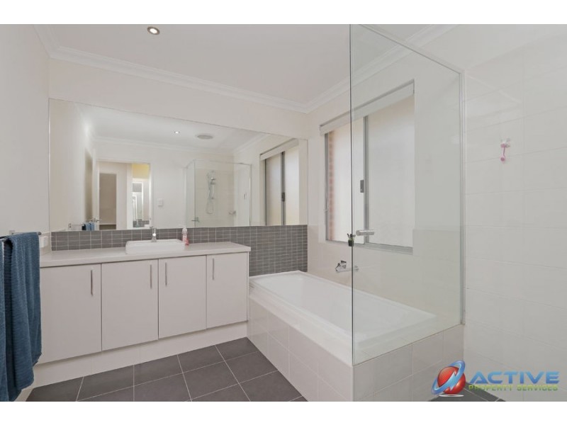 21 Victor Drive, Madora Bay WA 6210