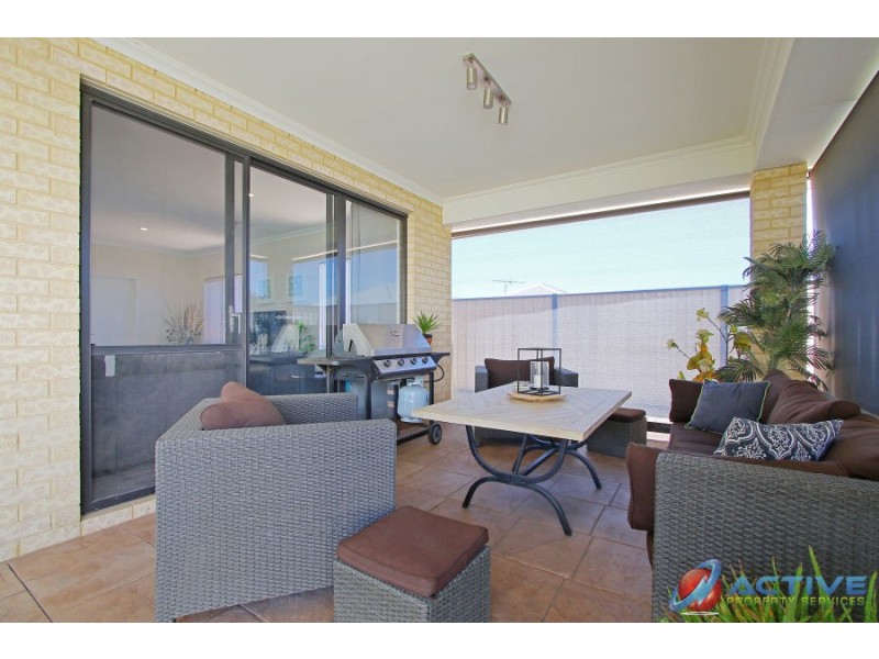 23 Newbridge Street, Meadow Springs WA 6210