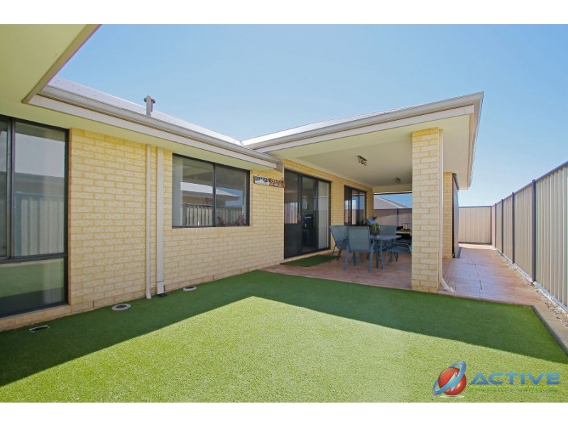 23 Newbridge Street, Meadow Springs WA 6210