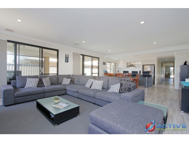23 Newbridge Street, Meadow Springs WA 6210