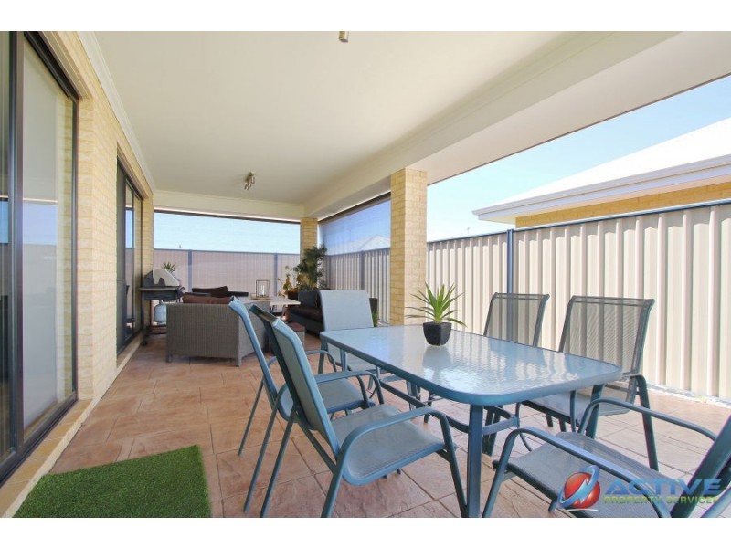 23 Newbridge Street, Meadow Springs WA 6210