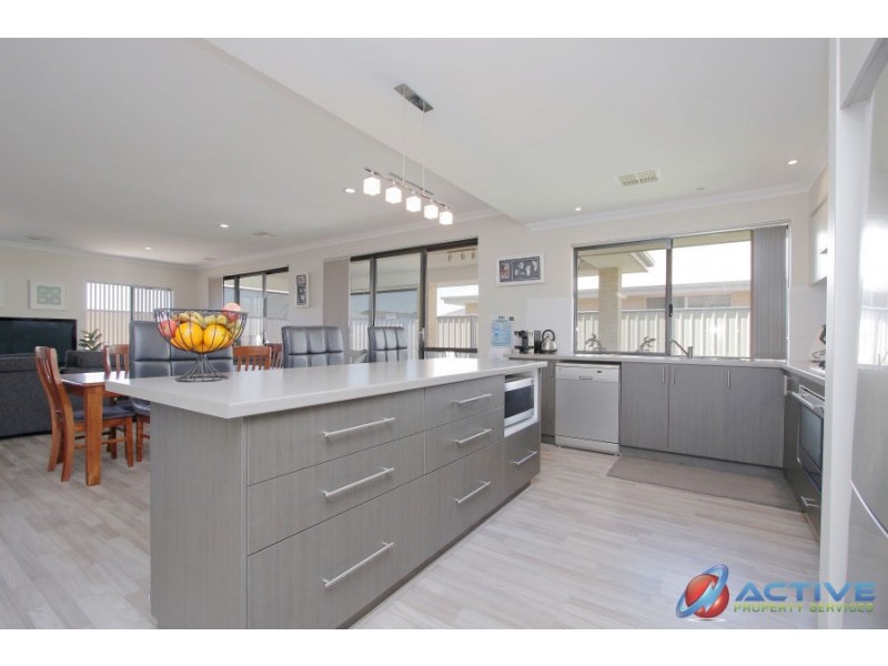 23 Newbridge Street, Meadow Springs WA 6210