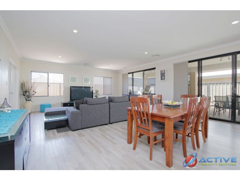 23 Newbridge Street, Meadow Springs WA 6210