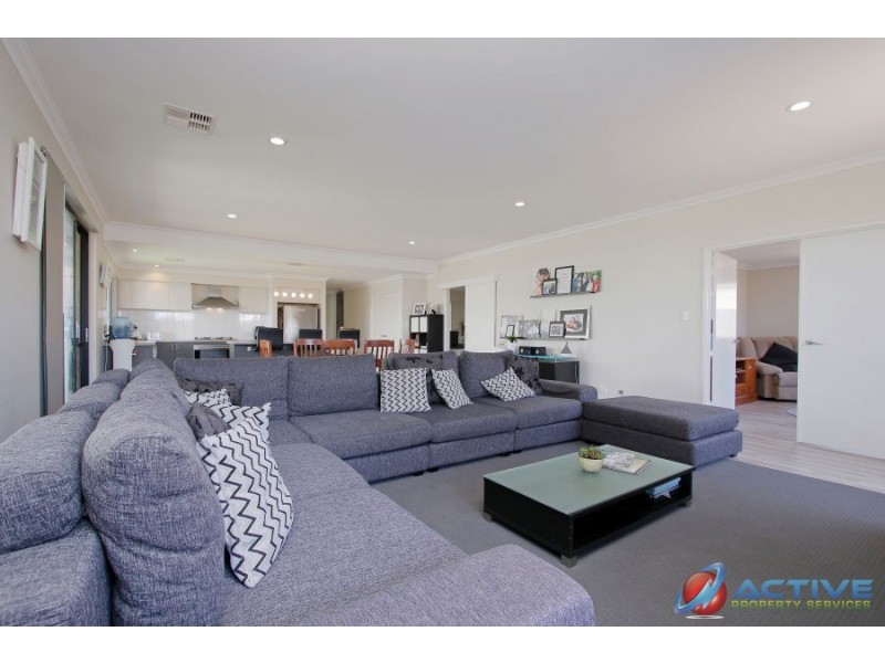 23 Newbridge Street, Meadow Springs WA 6210
