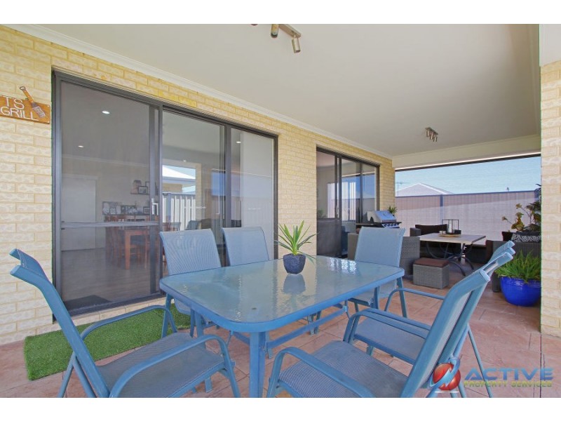 23 Newbridge Street, Meadow Springs WA 6210