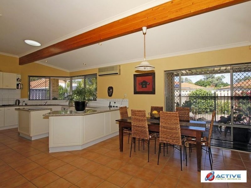 19 Margate Place, Marangaroo WA 6064