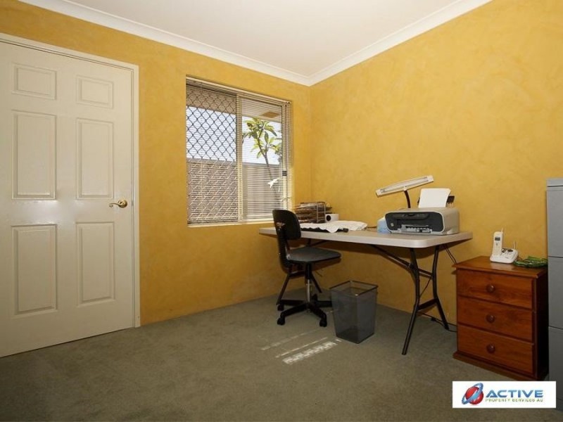 19 Margate Place, Marangaroo WA 6064