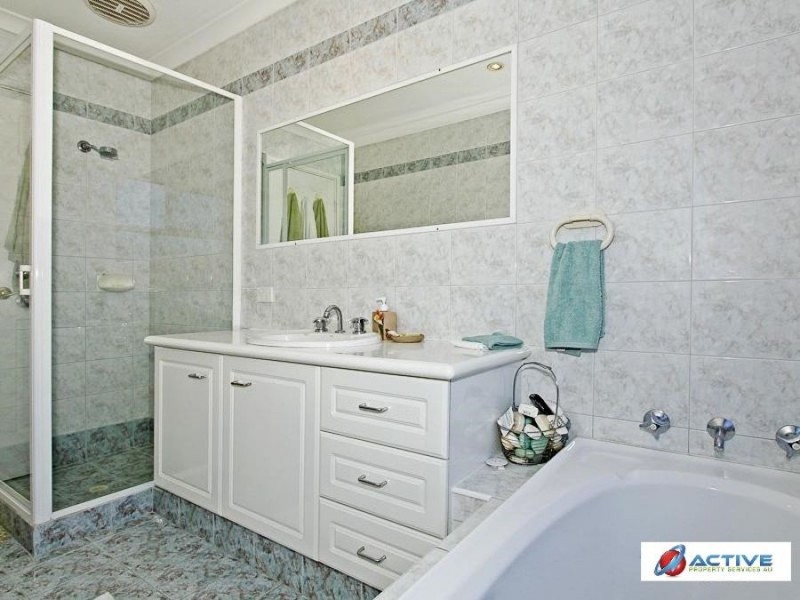 19 Margate Place, Marangaroo WA 6064