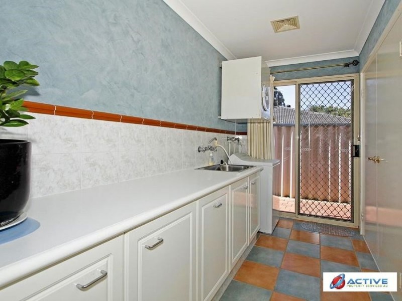 19 Margate Place, Marangaroo WA 6064