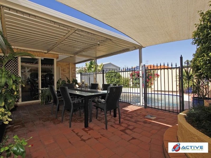 19 Margate Place, Marangaroo WA 6064