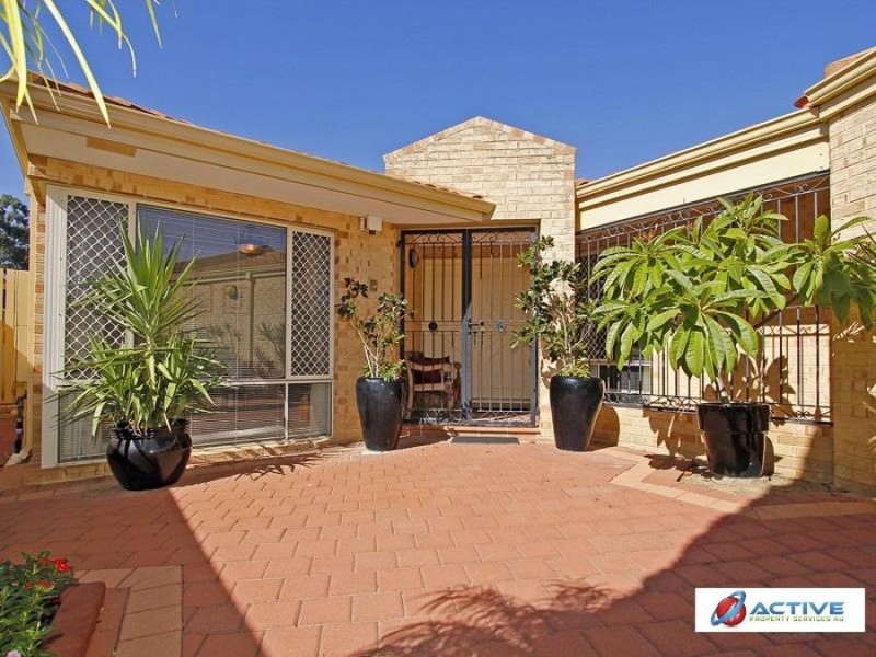 19 Margate Place, Marangaroo WA 6064
