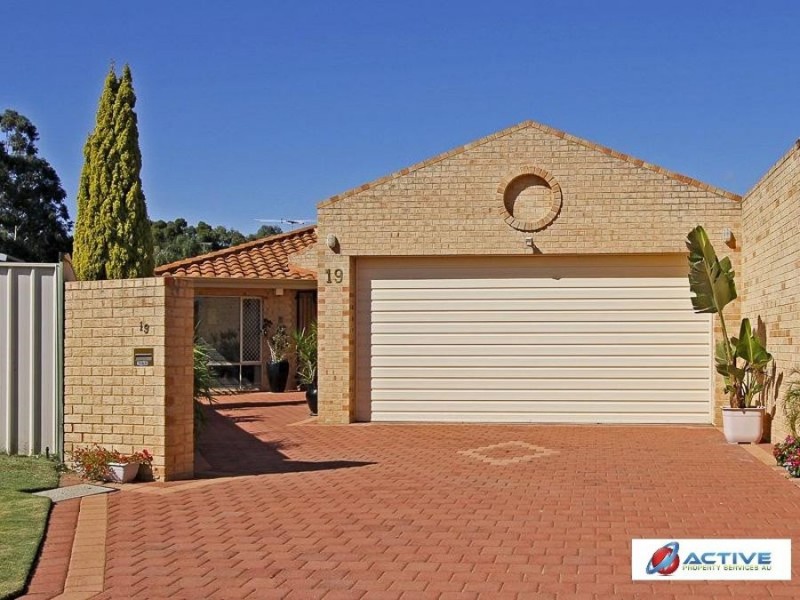 19 Margate Place, Marangaroo WA 6064