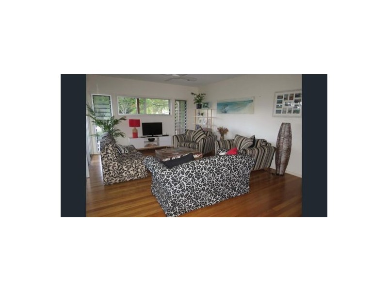 10 Bulgoon Crescent, Ocean Shores NSW 2483