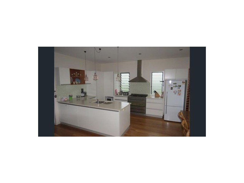 10 Bulgoon Crescent, Ocean Shores NSW 2483