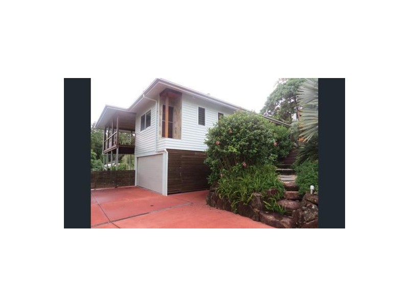 10 Bulgoon Crescent, Ocean Shores NSW 2483