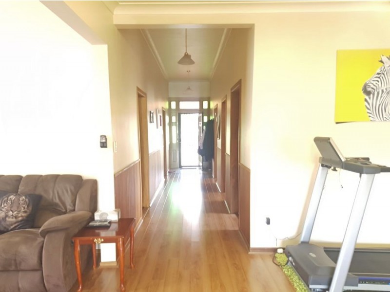 180 Meade Street, Glen Innes NSW 2370