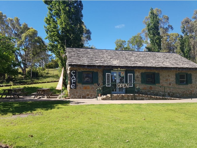 37 Watson Drive, Glen Innes NSW 2370