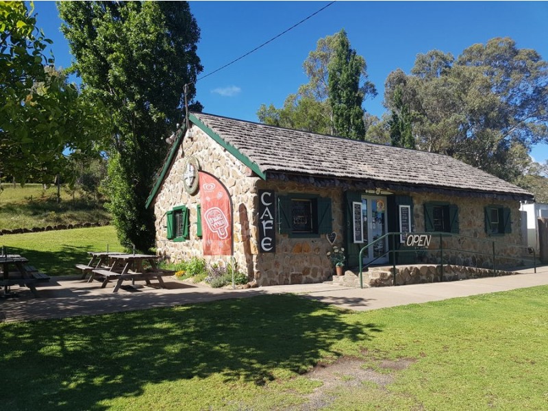 37 Watson Drive, Glen Innes NSW 2370