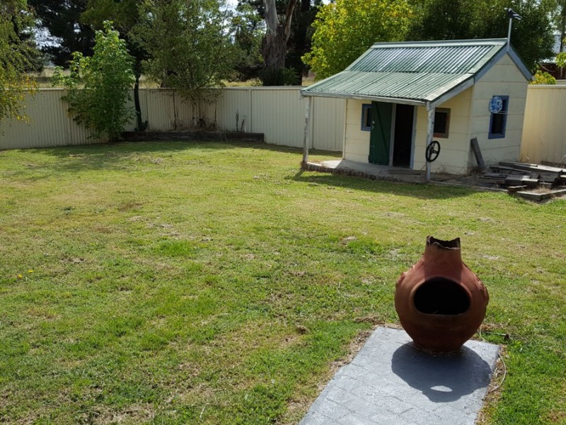 23 Railway Street, Glen Innes NSW 2370