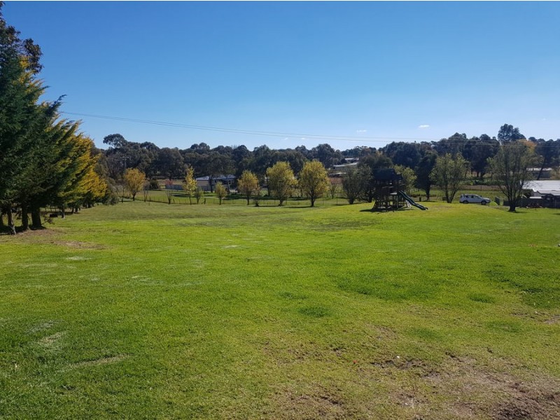 11 Blacks Road, Glen Innes NSW 2370