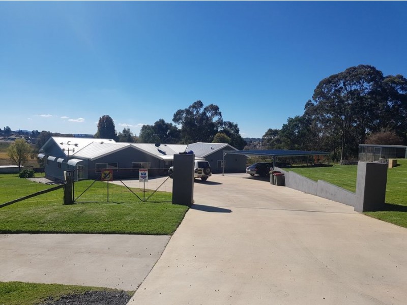 11 Blacks Road, Glen Innes NSW 2370