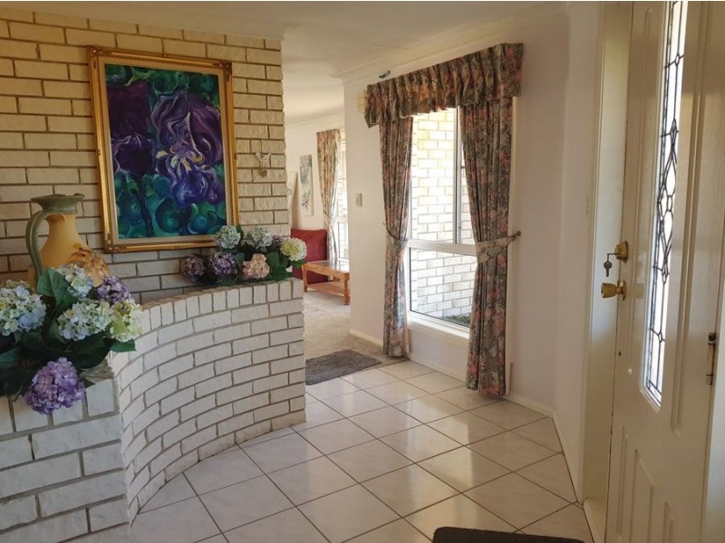 39 Robinson Avenue, Glen Innes NSW 2370