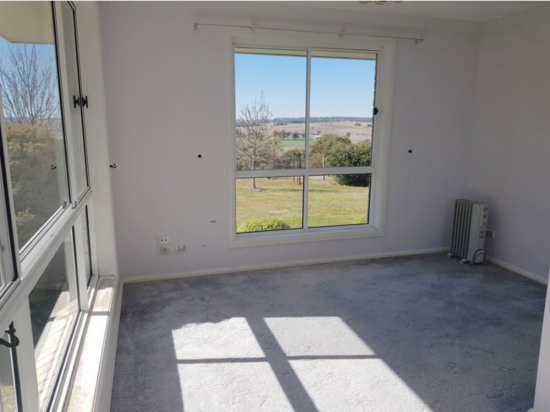 39 Robinson Avenue, Glen Innes NSW 2370