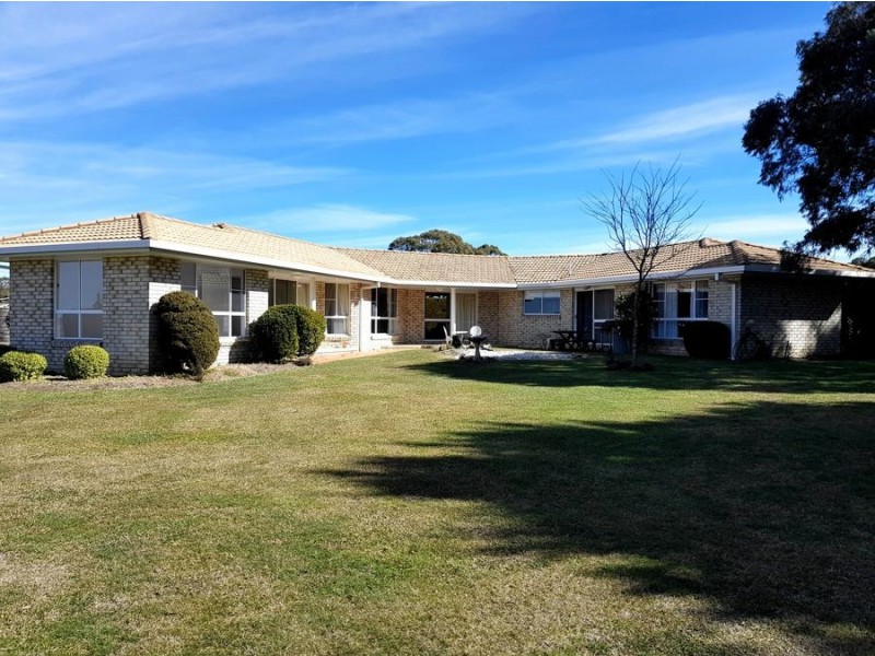 39 Robinson Avenue, Glen Innes NSW 2370