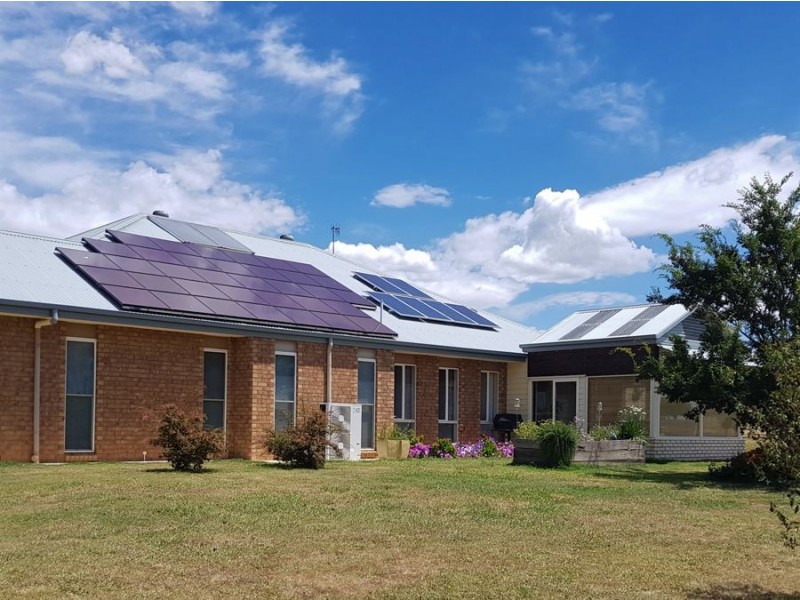 52 Galloway Place, Glen Innes NSW 2370