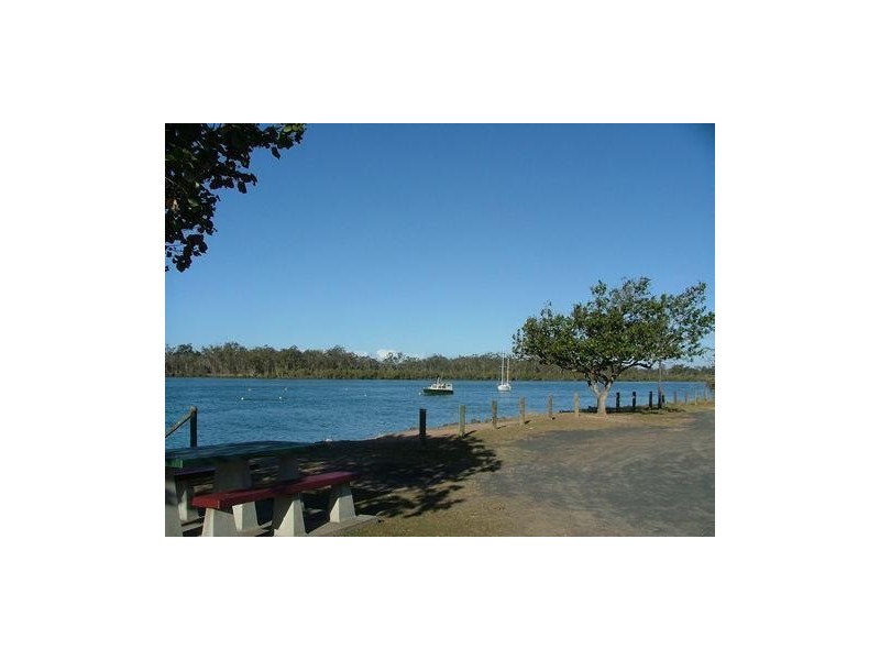 15 Smith Street, Buxton QLD 4660