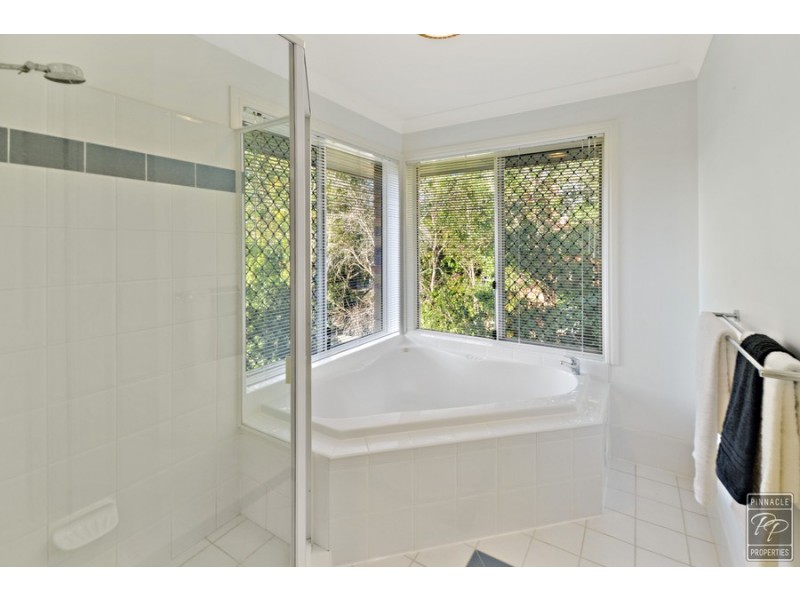 25 Tangy Street, Brookfield QLD 4069