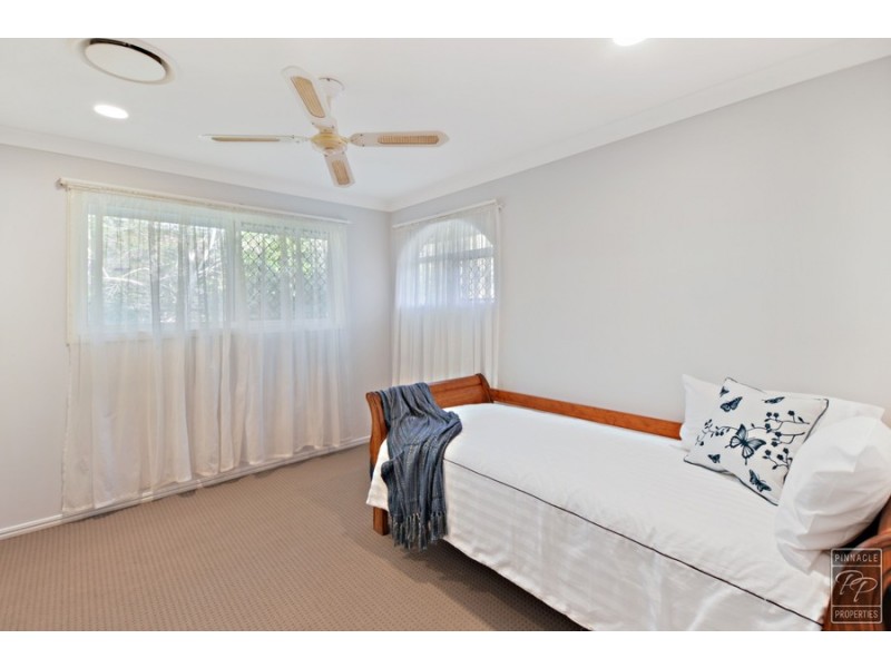 25 Tangy Street, Brookfield QLD 4069