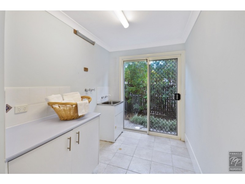 25 Tangy Street, Brookfield QLD 4069