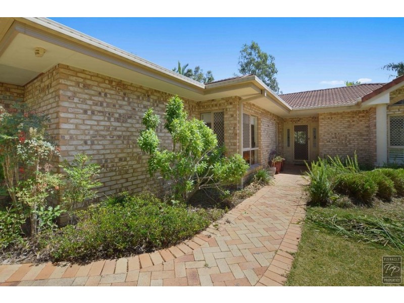 17 Tangy Street, Brookfield QLD 4069