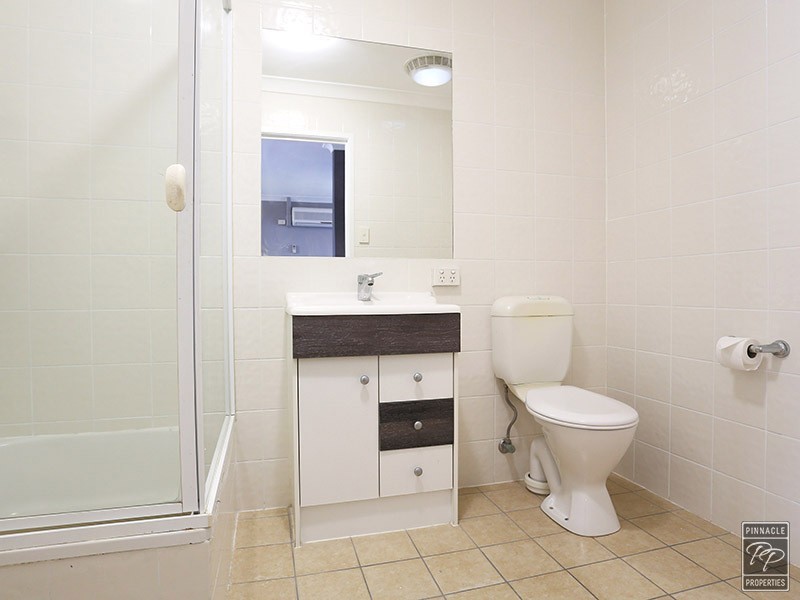 4/574 Kingsford Smith Drive, Hamilton QLD 4007