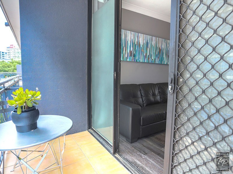 4/574 Kingsford Smith Drive, Hamilton QLD 4007